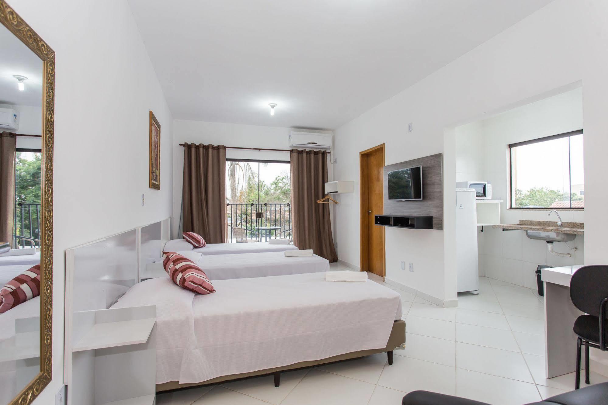 Domum Hotel Пиндамоньянгаба Экстерьер фото